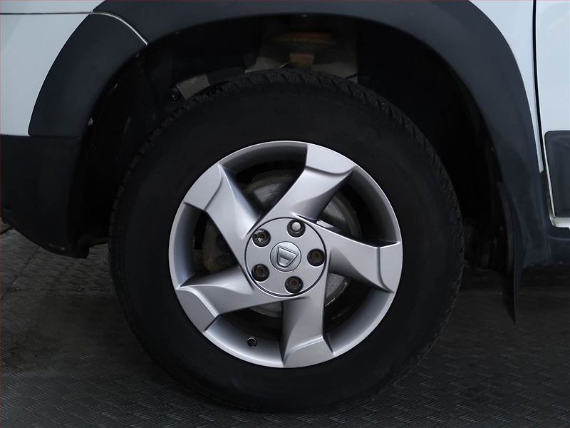 Dacia Duster (2013) 1.6 16V - fotka 14 z 15