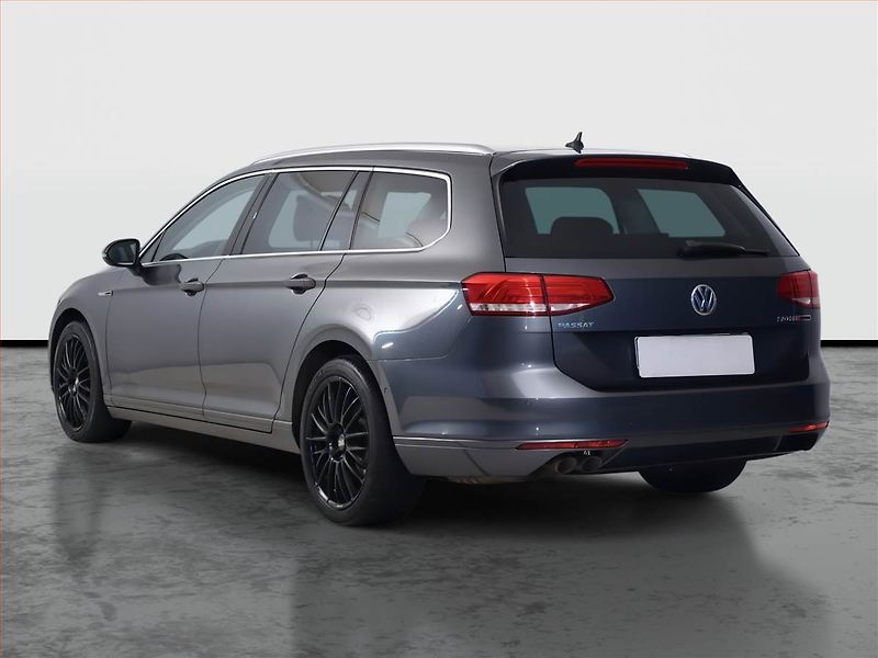 Volkswagen Passat (2015) Highline 2.0 TDI, 4X4 - fotka 4 z 20