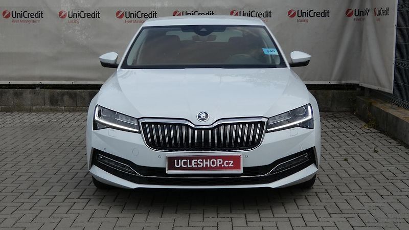 Škoda Superb 2,0 TDI 4x4 140kW L&K - fotka 2 z 30