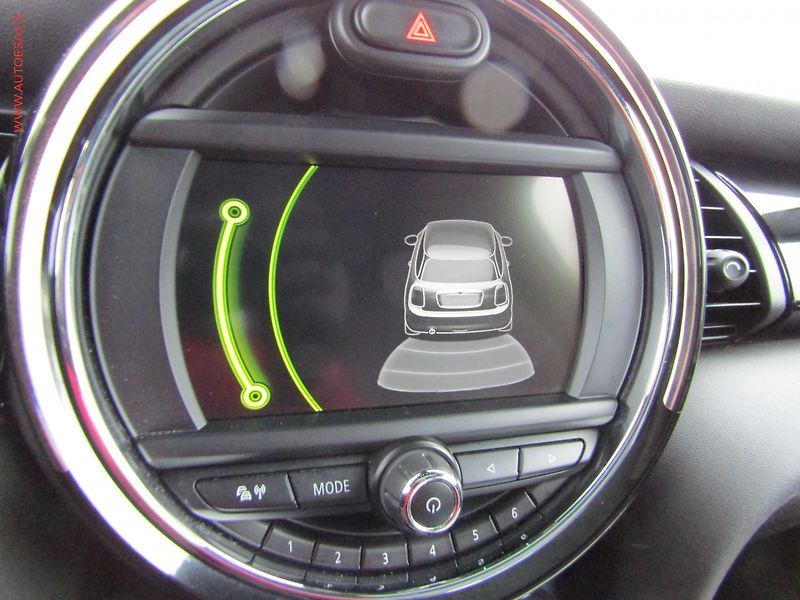 Mini Cooper (2017) 1.5i, LED, výhřev sed. - fotka 12 z 17