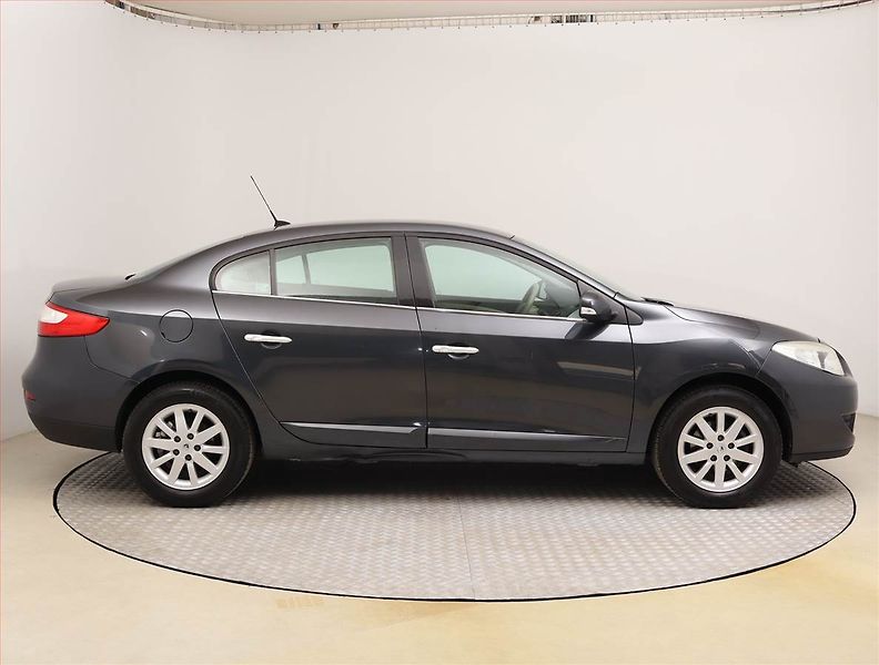 Renault Fluence (2010) 1.6 16V, Tažné, slušný stav - fotka 6 z 18