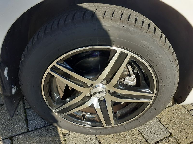 Škoda Fabia (2010) KOMBI 1.6 TDI - fotka 15 z 37