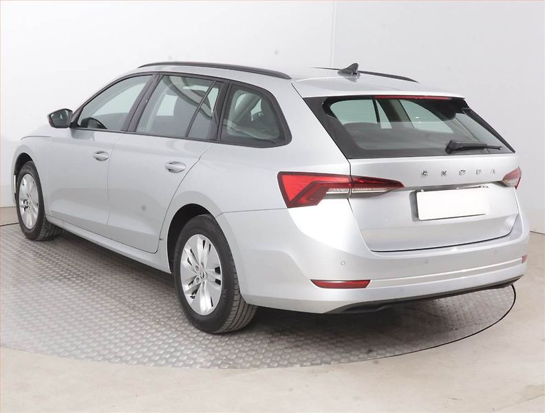 Škoda Octavia (2023) Ambition 2.0 TDI, ČR,1.maj - fotka 4 z 15
