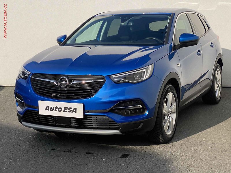 Opel Grandland X (2018) 1.2T, Innovation, AT, LED - fotka 3 z 21