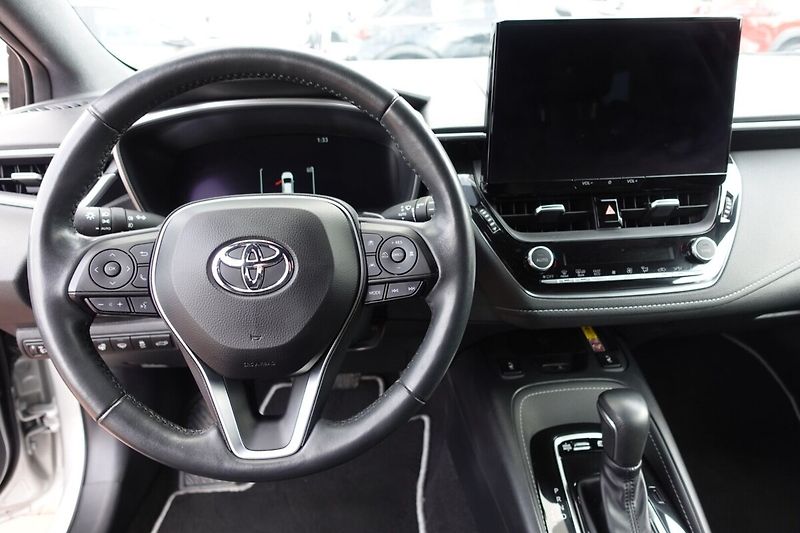 Toyota Corolla 2,0 HEV Style TS - fotka 16 z 33
