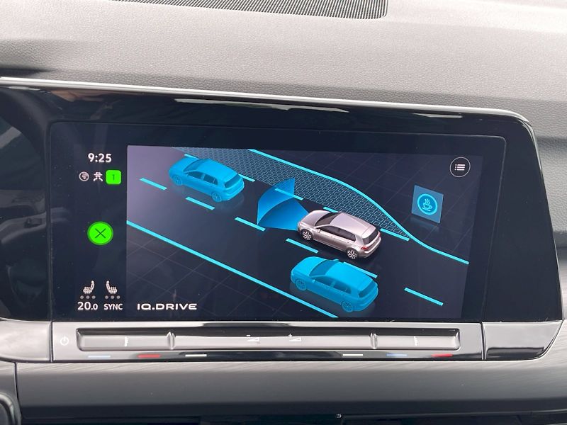 Volkswagen Golf (2022) 1,5 eTSI 110 kW DSG Style Plus - fotka 13 z 30