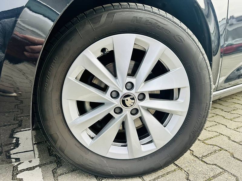 Škoda Scala Selection 1,0TSI 85kW MT6/J596 - fotka 24 z 25
