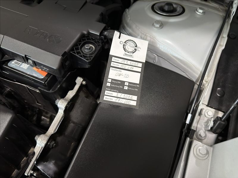 Volvo XC40 2,0   D4 INSCRIPTION ZÁRUKA 28 - fotka 44 z 46