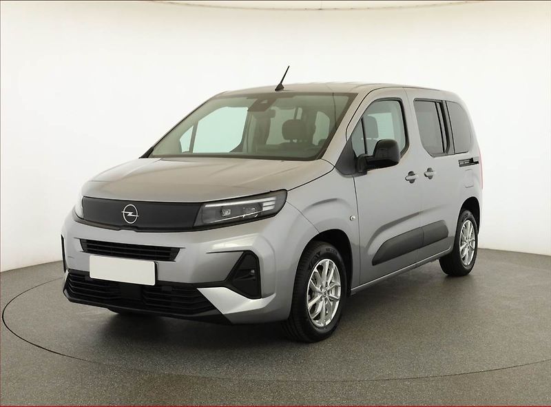 Opel Combo (2025) 1.2 Turbo, 5Míst, ČR, 1Maj - fotka 2 z 19