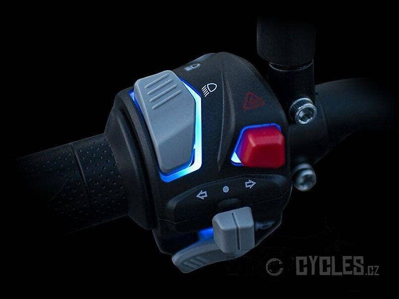 QJ Motor SRK 400 (2026) - fotka 7 z 15