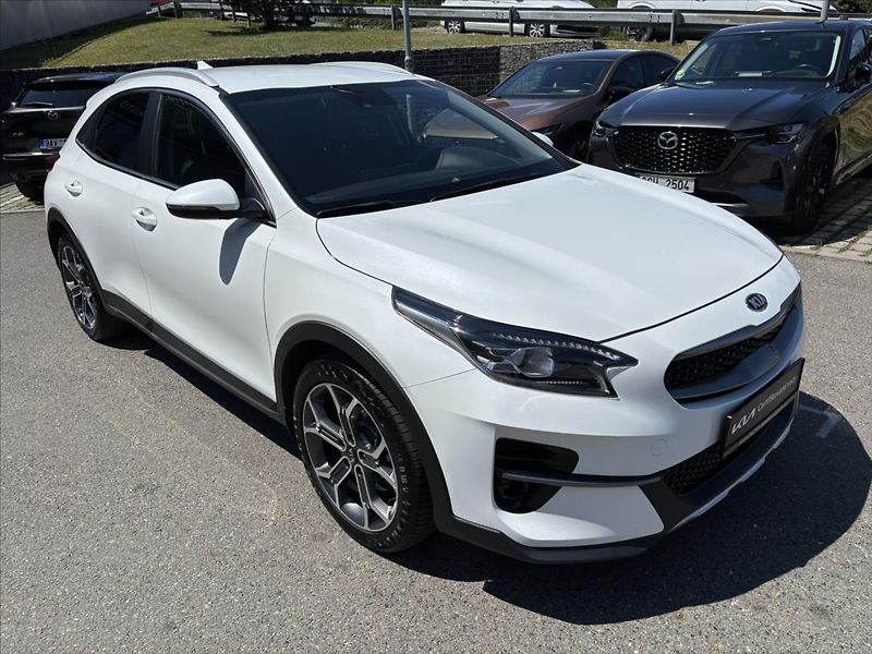 Kia XCeed 1,5 TGDi TOP ZÁRUKA KAMERA NAV - fotka 7 z 43