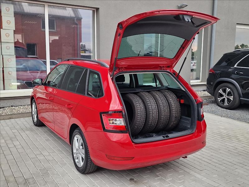 Škoda Fabia 1.0TSI Tour, původ ČR, 1.Maj. - fotka 40 z 49