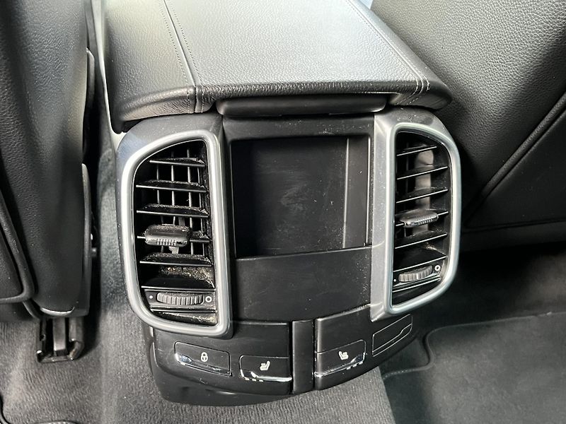 Porsche Cayenne (2016) 3.0 TDI V6 - fotka 36 z 39