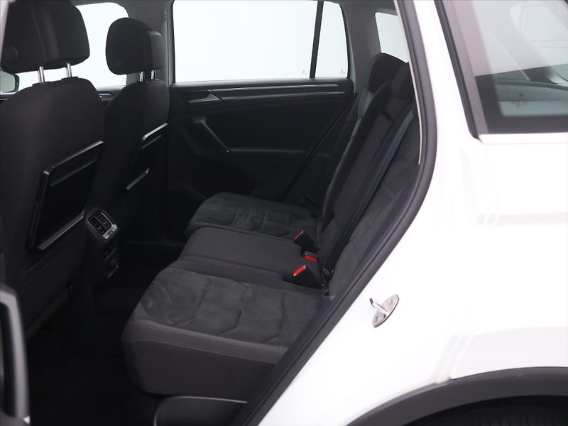 Volkswagen Tiguan 2,0 140KW DSG 4Motion - fotka 13 z 29