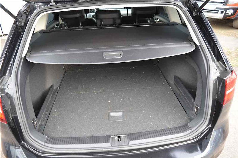 Volkswagen Passat (2017) VARIANT 2,0 TDI - fotka 16 z 16