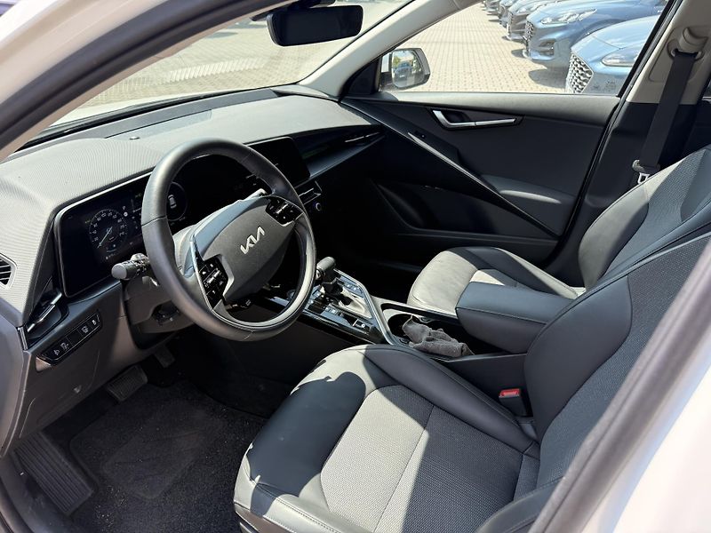 Kia Niro (2023) 1.6 GDI,HEV,ČR,5,5 L/100KM - fotka 10 z 22