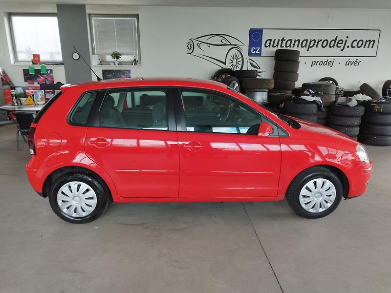 Volkswagen Polo (2007) 1,4i 59KW KLIMA CD EL.VÝ. SER. - fotka 4 z 38