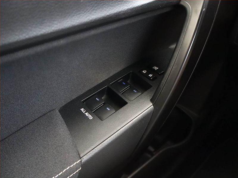 Toyota Corolla (2019) Active 1.6 Valvematic - fotka 14 z 16