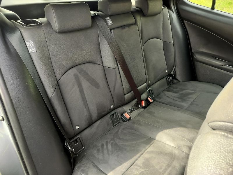 Lexus UX 250h BUSINESS edition,alcantara - fotka 19 z 24