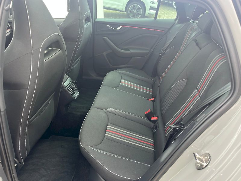 Škoda Scala (2025) Monte Carlo 1.0TSi 85kW 6°manu - fotka 13 z 29