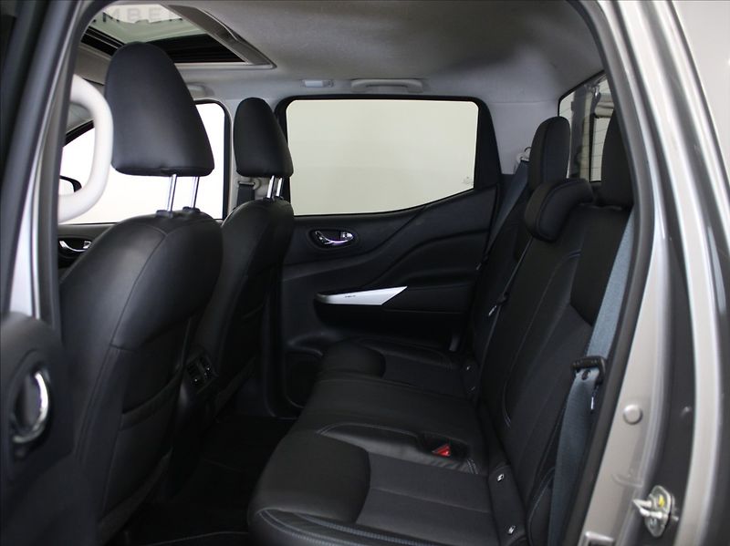 Nissan Navara 2,3 dCi AT AWD N-GUARD 1.maj. - fotka 7 z 24
