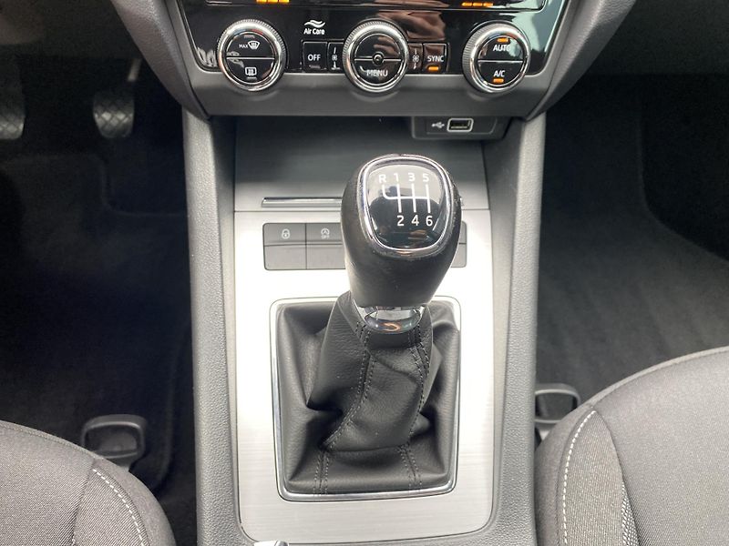 Škoda Octavia 1.4 TSI 110kW - 1xMAJ. - NAVI - fotka 30 z 45