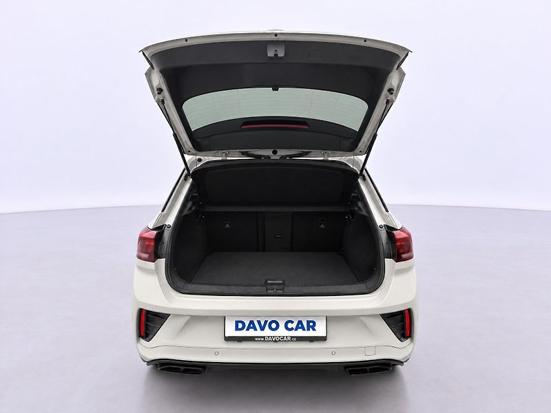 Volkswagen T-Roc 1,0 TSI 81kW R Virtual DPH - fotka 9 z 12