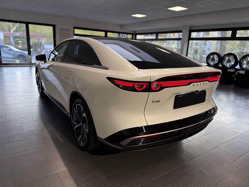 Mazda 6e LR Takumi Sony Pano HuD 360 - fotka 5 z 19