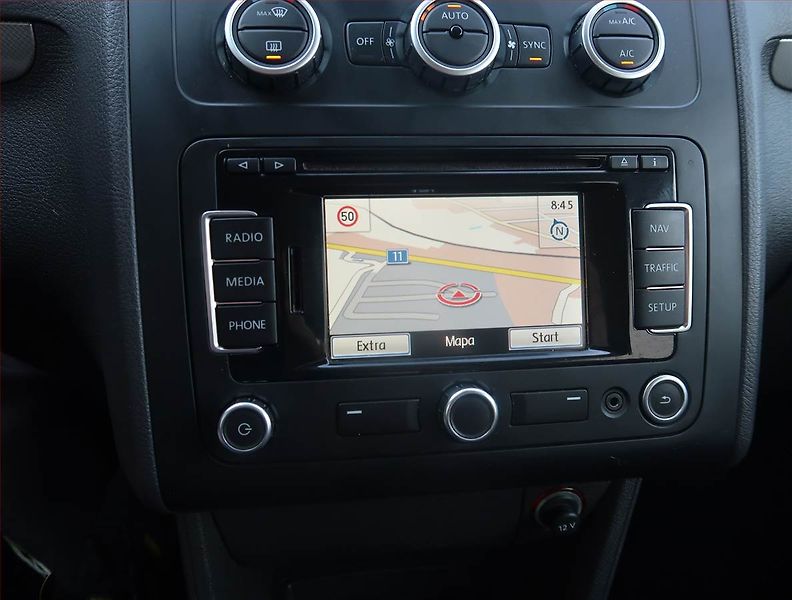 Volkswagen Touran (2012) Comfortline 1.4 TSI, Navi - fotka 13 z 23