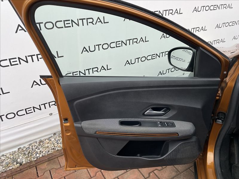 Dacia Sandero 1,0 TCE,Stepway,STK 2/28 - fotka 20 z 23