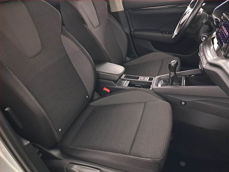 Škoda Octavia (2021) 2.0 TDI, Tempomat - fotka 9 z 20
