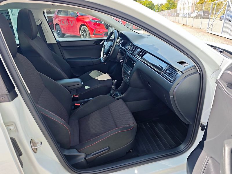 Škoda Rapid (2015) 1.2 TSi Spaceback Ambition + - fotka 11 z 42