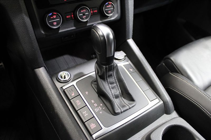 Volkswagen Amarok 3,0 TDI V6 4x4 CZ 1.majitel - fotka 28 z 33