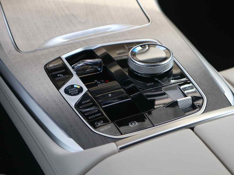 BMW X7 (2026) - fotka 10 z 10
