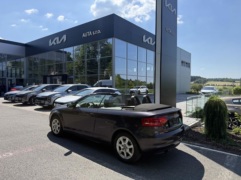 Audi A3 1.6i 77kW - fotka 7 z 9