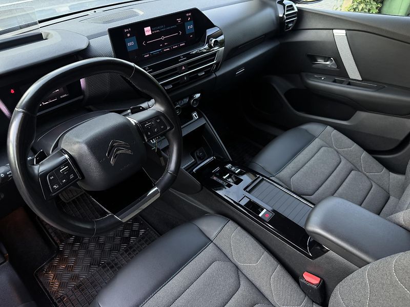 Citroën C4 1.2i 130 S&s 1.MAJITEL ČR DPH  - fotka 12 z 29