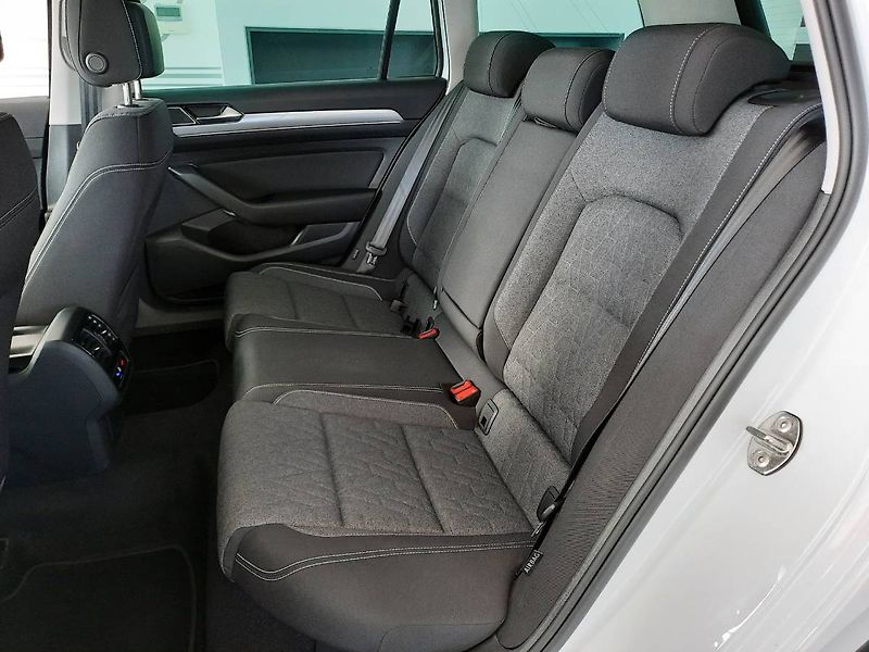 Volkswagen Passat Variant (2023) 2.0 TDI (110kW/150k) DSG, Busi - fotka 9 z 29