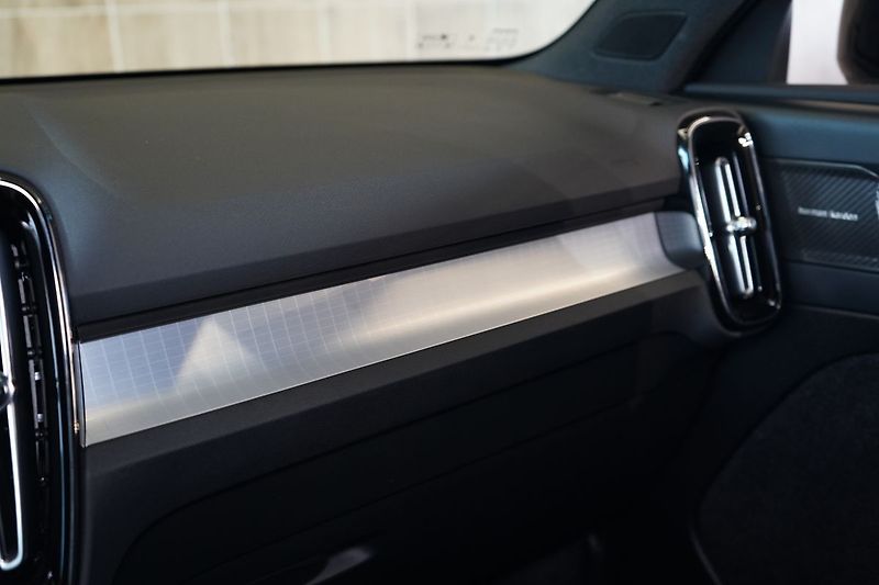 Volvo XC40 B4 PLUS Dark, 360°, LED Pixel - fotka 36 z 42