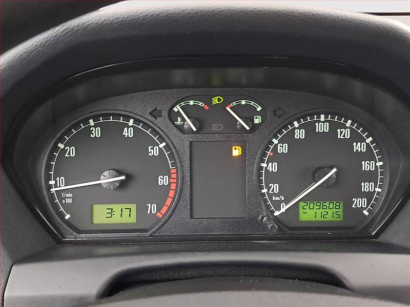 Škoda Fabia (2002) 1.2, po STK, v dobrém stavu - fotka 11 z 13
