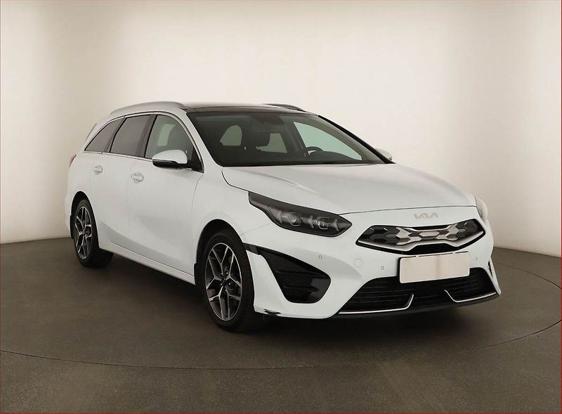 Kia Ceed (2023) Premium 1.6 GDI plug-in - fotografie inzerátu