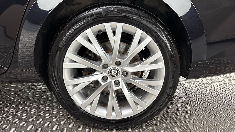 Škoda Superb 2.0 TDI DSG 4x4 Style - fotka 19 z 30