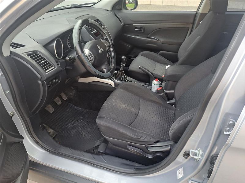 Mitsubishi ASX 1,8 Di-D  4x4 - fotka 19 z 50