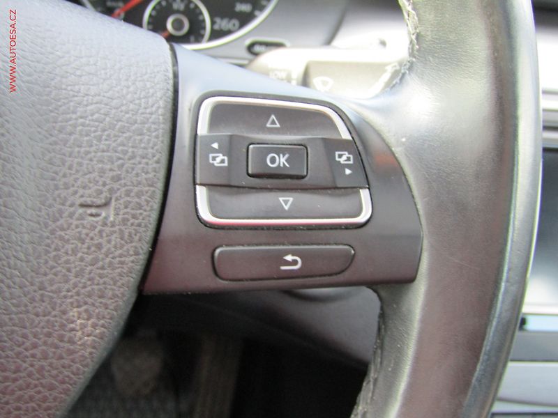 Volkswagen Passat (2014) 2.0TDi, Xenon, panor - fotka 19 z 19
