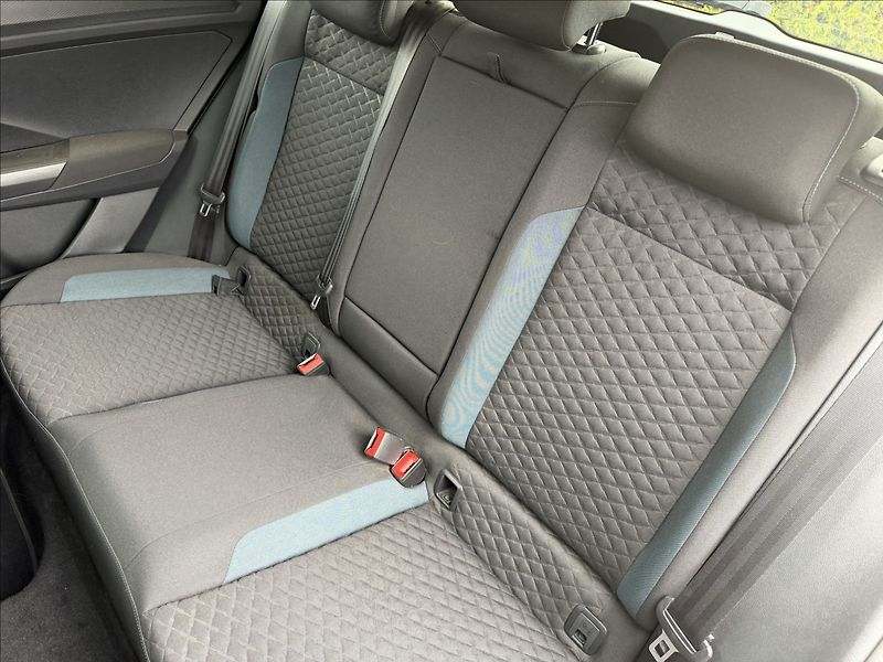 Volkswagen T-Roc 1.0 TSI IQ Drive - fotka 12 z 14