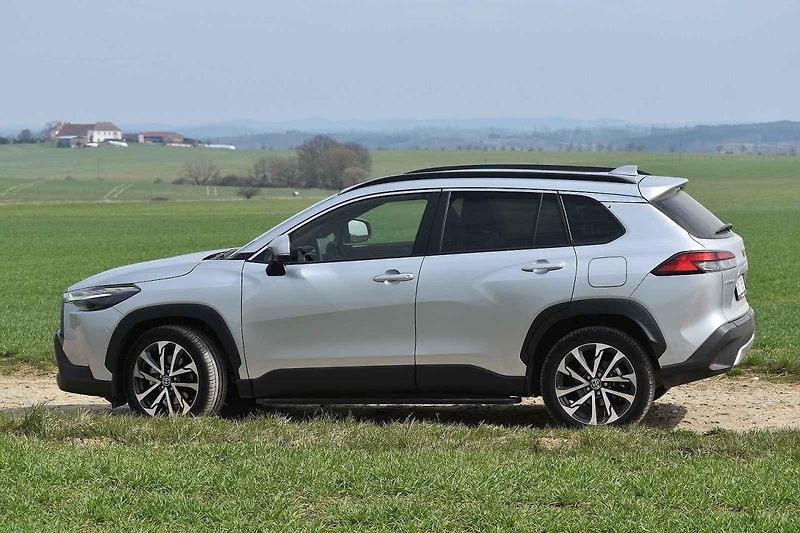 Corolla Cross může mít pohon všech kol