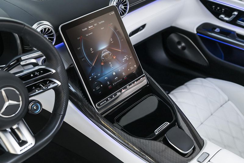 Mercedes-Benz SL 63 AMG*Karbon*Burmester*Masáž - fotka 35 z 41
