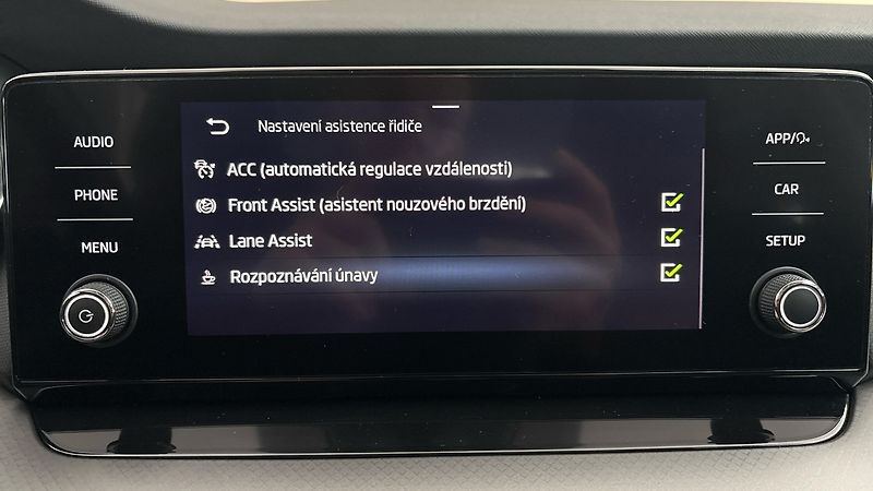 Škoda Octavia 2.0 TDI Ambition - fotka 23 z 24