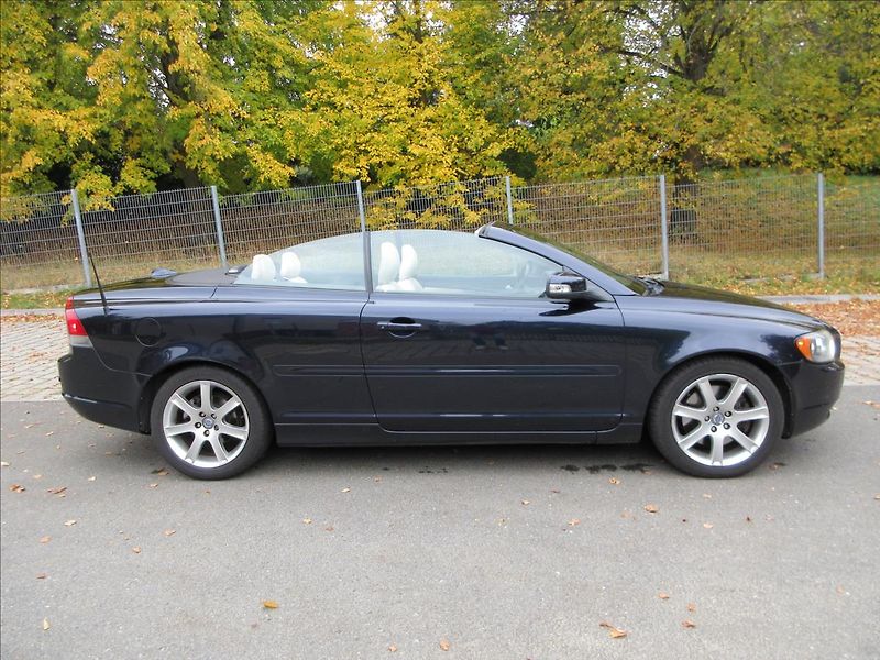 Volvo C70 2,0 D, Navi, Kůže, Xenon - fotka 16 z 28