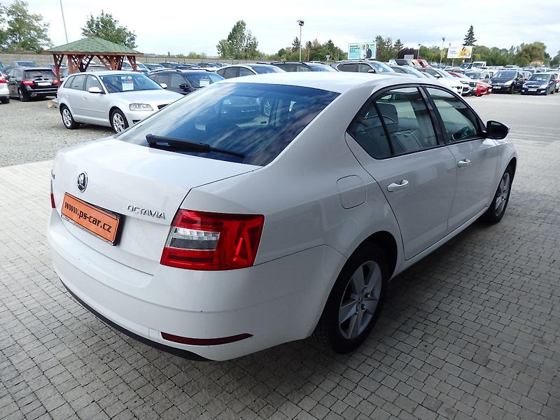 Škoda Octavia 1.6 TDI 85 kW KLIMA, ESP - fotka 4 z 15
