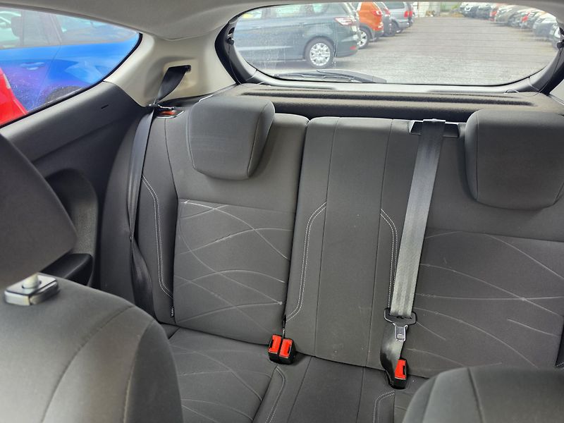 Ford Fiesta 1.2 i  - fotka 10 z 19
